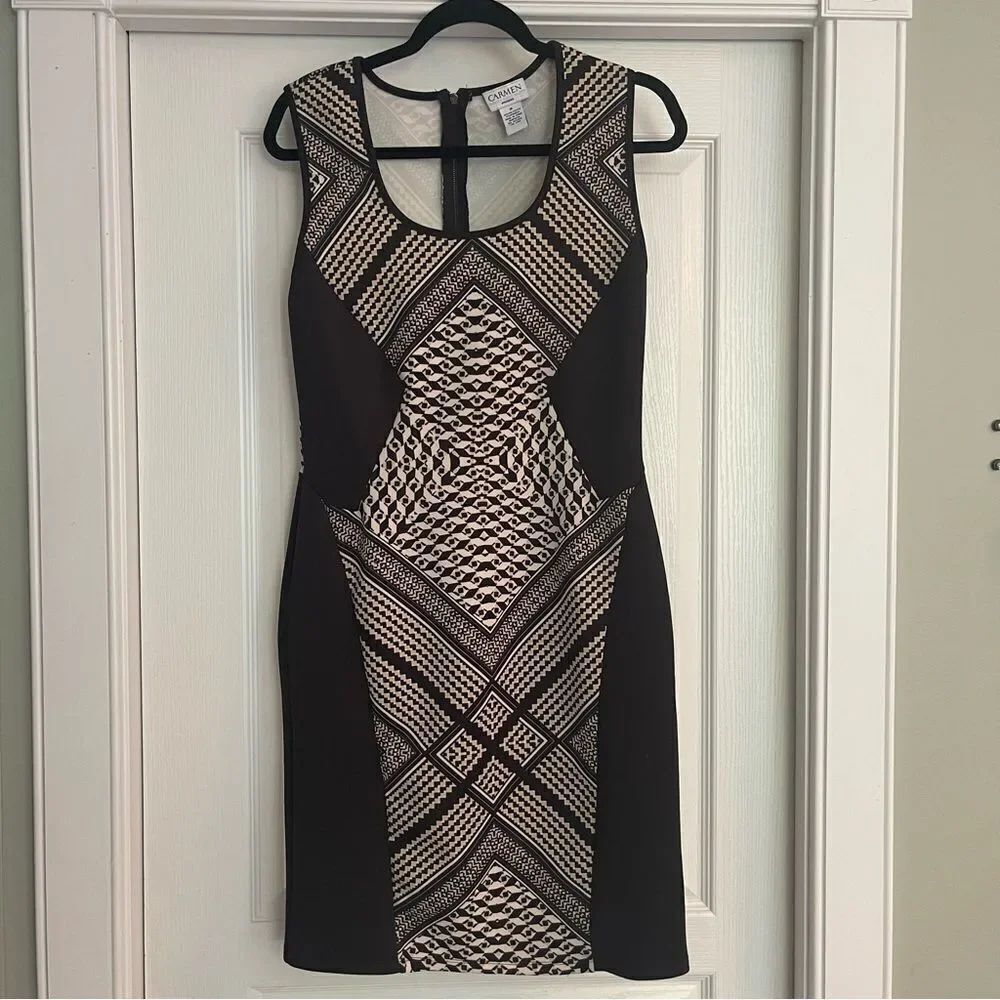 Carmen Marc Valvo Black and Cream Geometric Stretchy Dress
